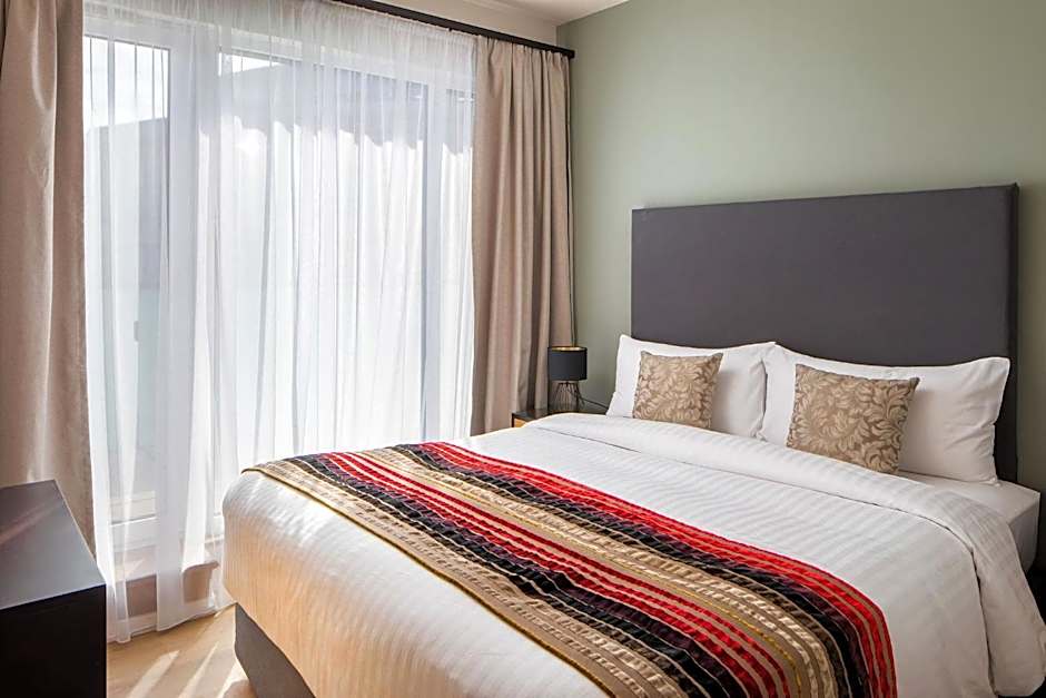 Escala Hotel & Suites