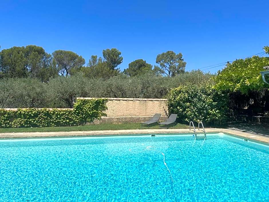 Agréable maison de 65 m2 avec grande piscine