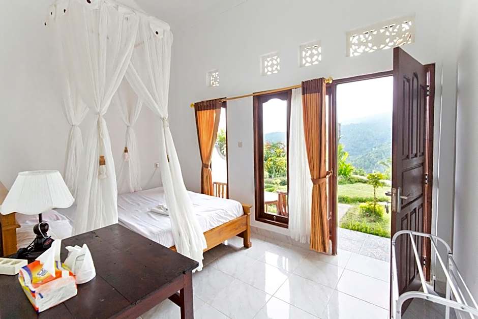 Aris Homestay and Warung Made
