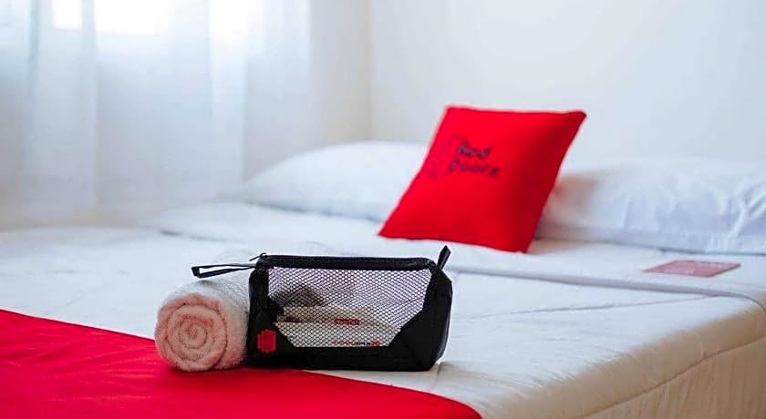 RedDoorz near Taman Wisata Alam Punti Kayu Palembang 2