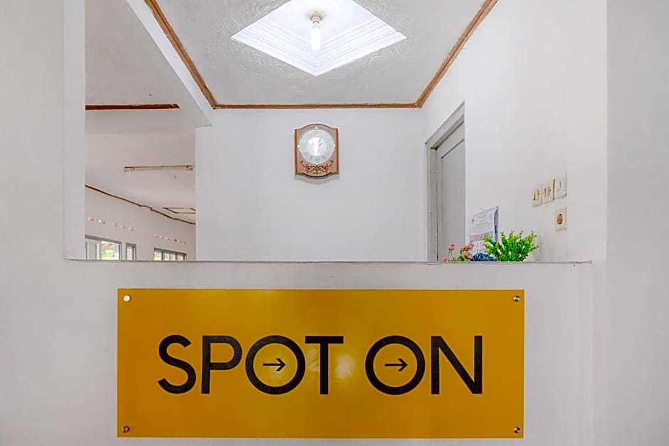 OYO Life 2638 Hotel Raya