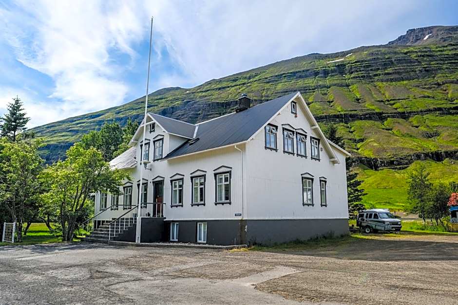 Bankinn - Hotel by Aldan