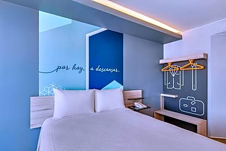 Superior Room 1 Queen