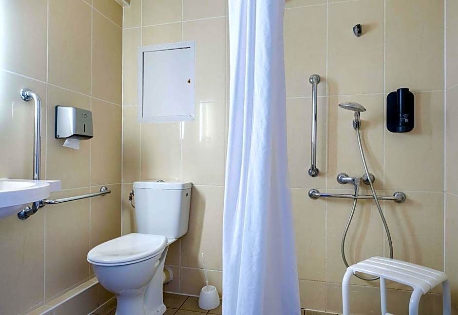 B&B Hôtel Villeneuve Loubet Village