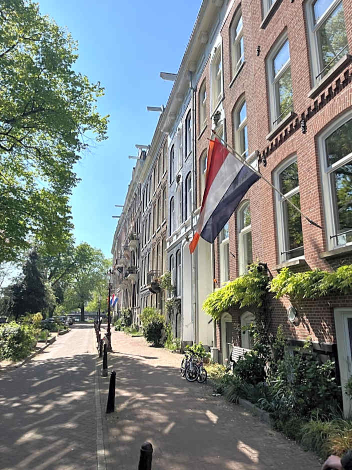 Spinoza Suites