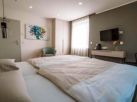 Mey Boardinghouse