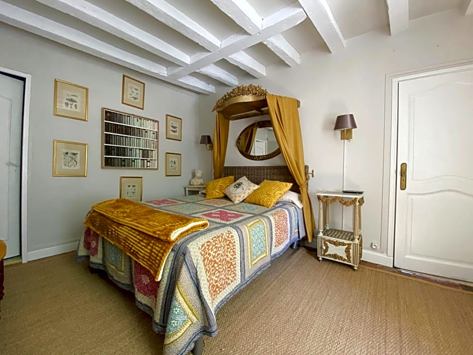 Le Petit Chateau De Sainte Colombe