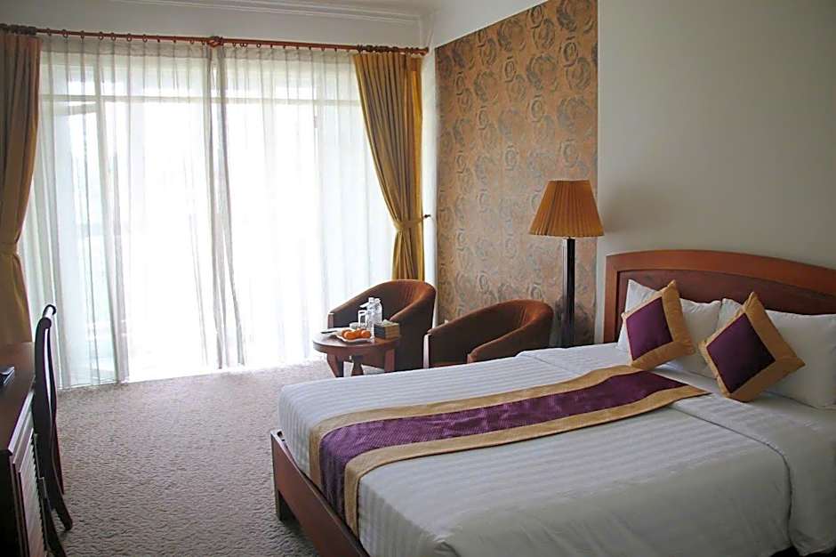 Nha Khach Quoc Hoi Ho Chi Minh