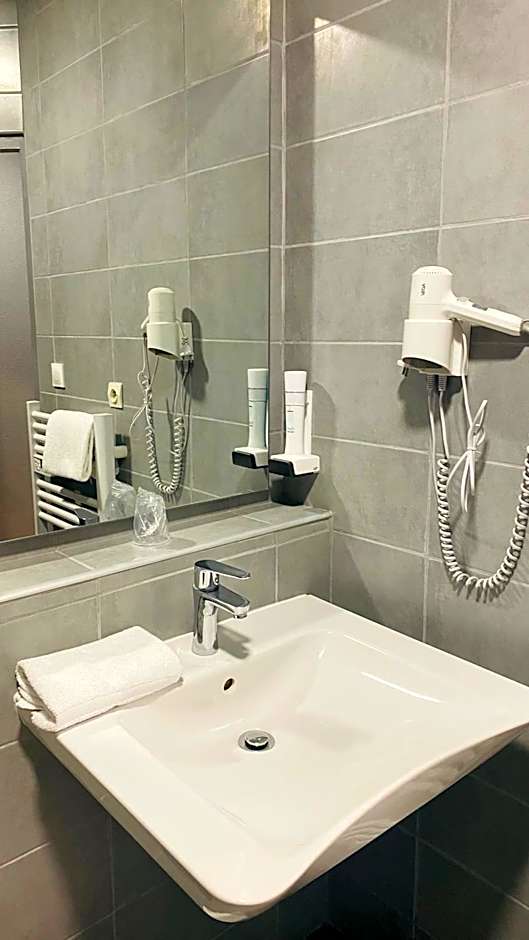 Hotel Martinez Grenay