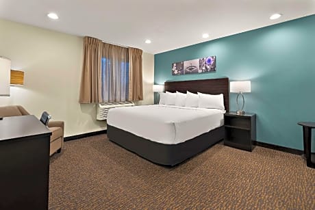 Quadruple Room with Two King Beds - Non Smoking