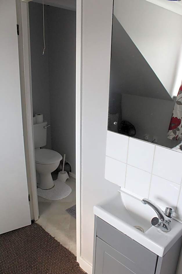 The Vale Apart Hotel