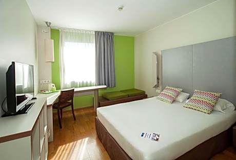 Travelodge BCN Cornella Fira