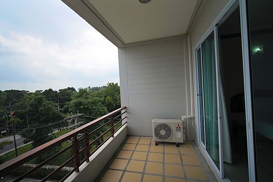 Sea Mountain Khanom Hotel