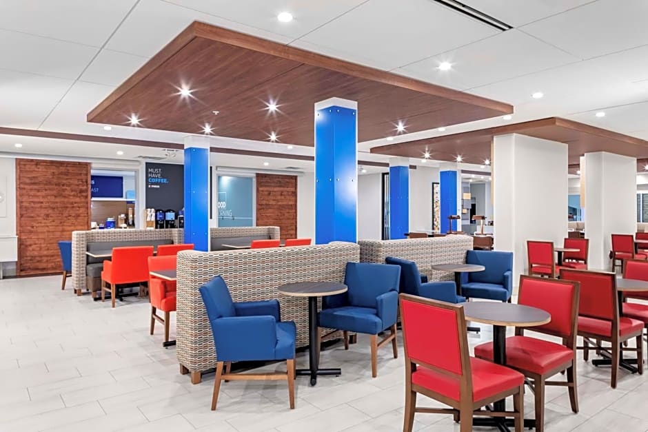Holiday Inn Express And Suites Madison By IHG