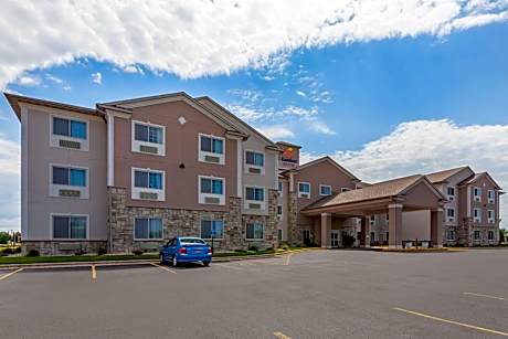 Comfort Suites Delavan - Lake Geneva Area
