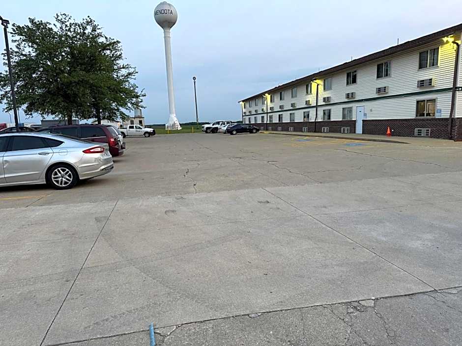Super 8 by Wyndham Mendota I-39