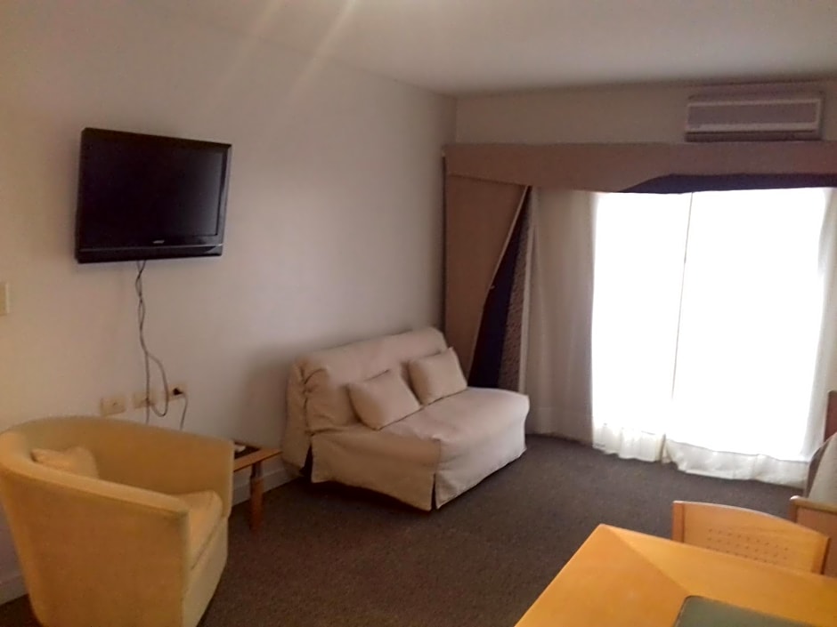 Urbana Suites