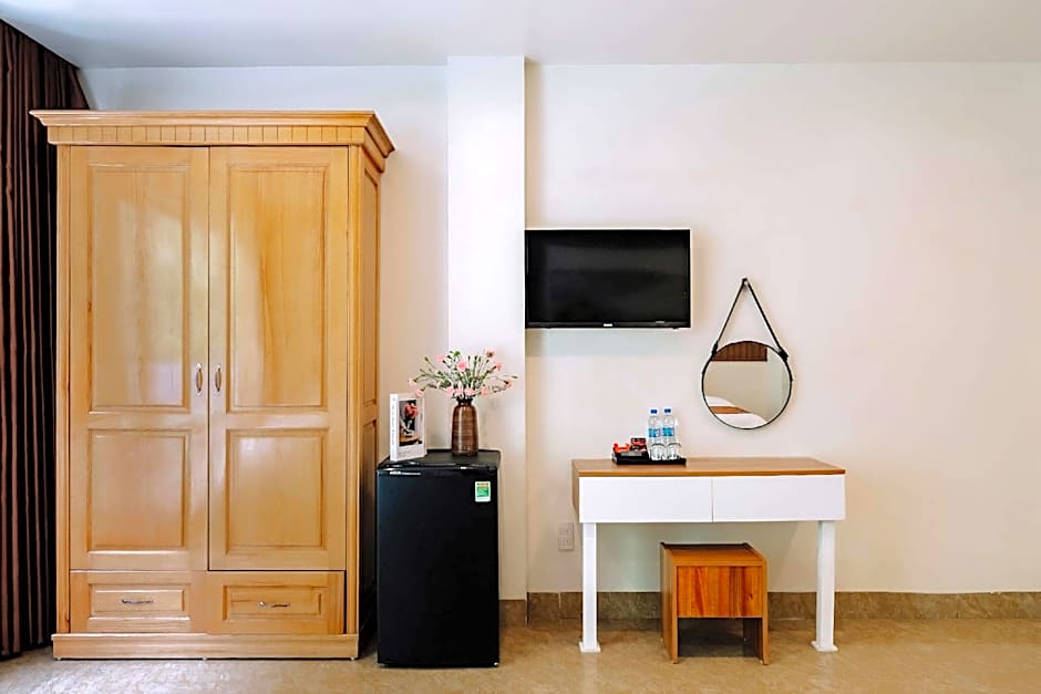 Rose Nhung Hotel CatBa