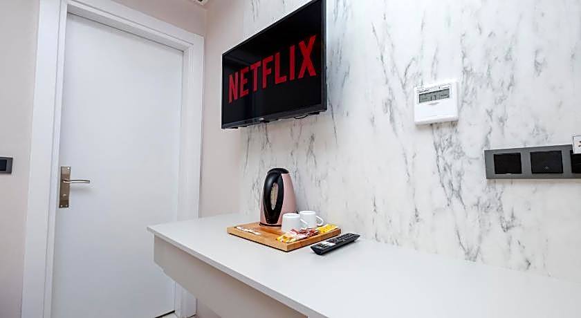 Lavender Airport Hotel