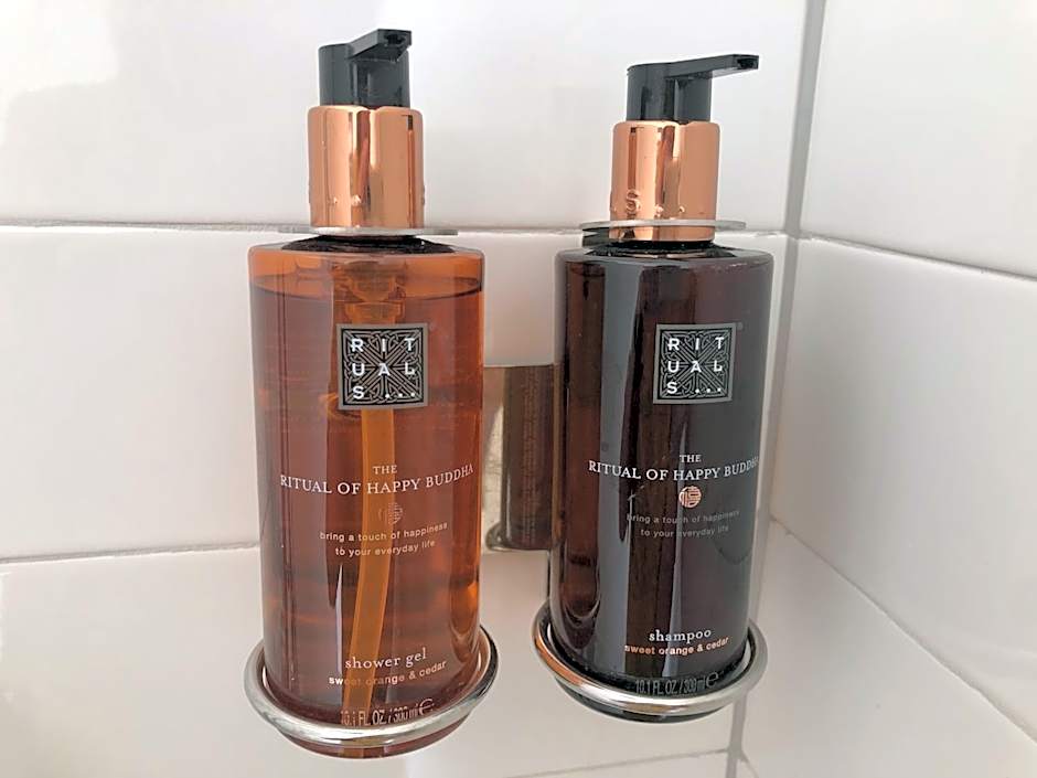 Nine-T-Teen Bed and Boutique