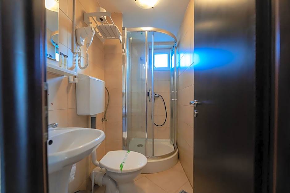 Vila Fortuna - Art O'Clock