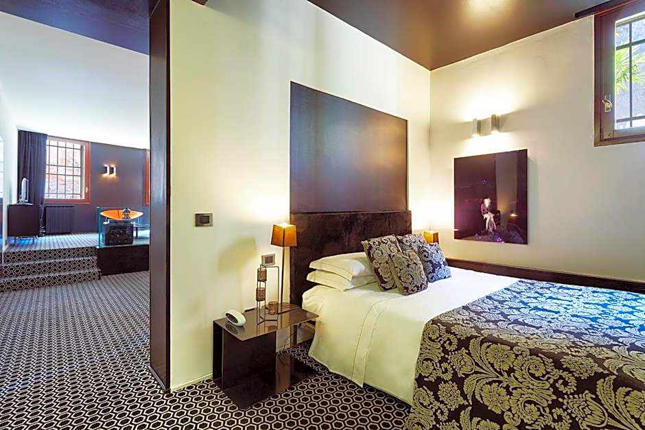 Charming House Iqs
