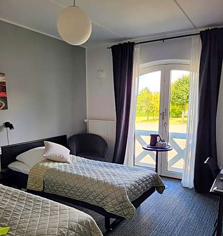 Twin Room with Courtyard View