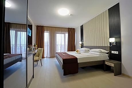 Double or Twin Room with Balcony - Free Aquapark Access