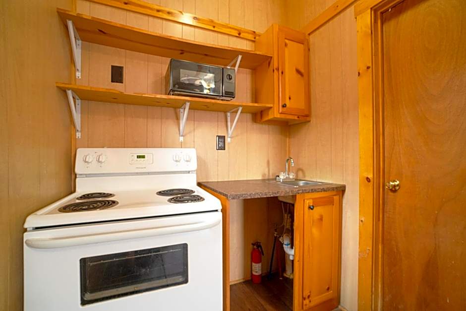 Grand Eagle Ford Lodge & RV Park