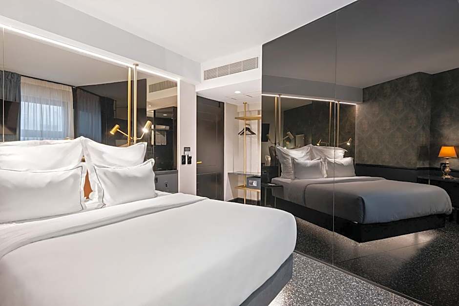 Skylark, Aluma Hotel & Resort