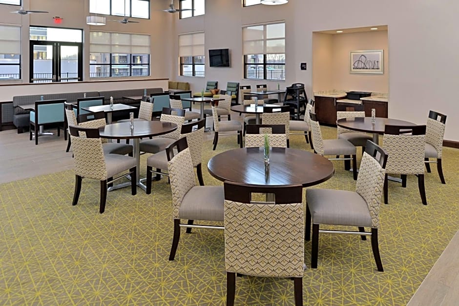 Homewood Suites By Hilton Cincinnati/Mason