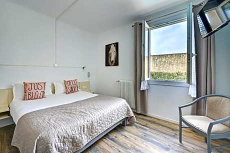 Double Room with Pool View