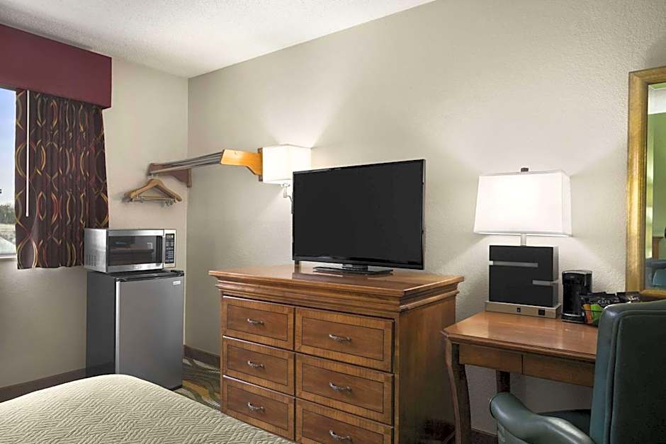 Travelodge by Wyndham Battle Creek