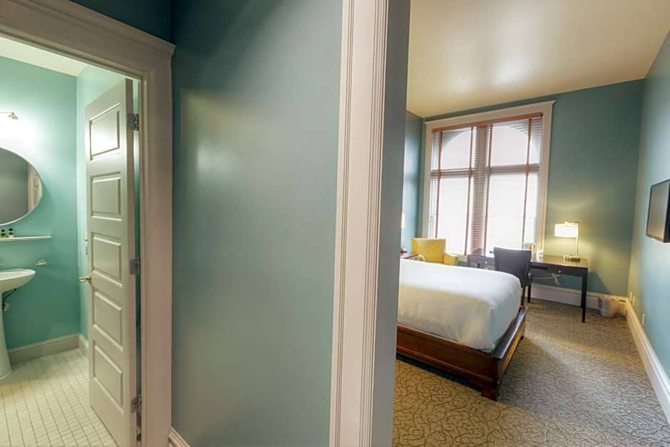 Photo 1 of 4 of Superior 1 Queen Bed