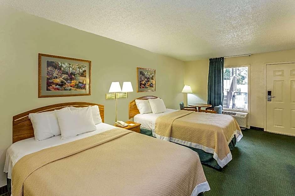Days Inn by Wyndham Lake Park/Valdosta