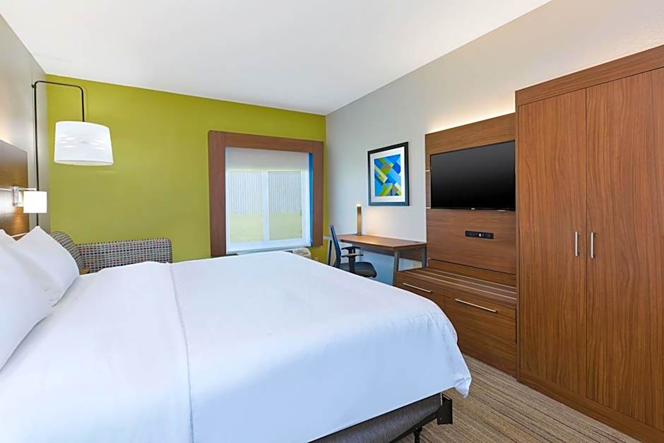 Holiday Inn Express and Suites Three Rivers By IHG