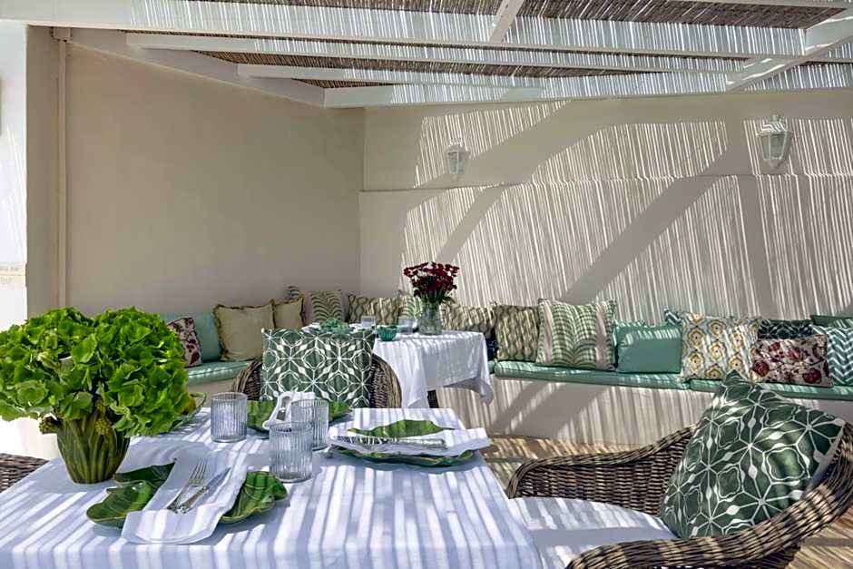 Dorion Hotel