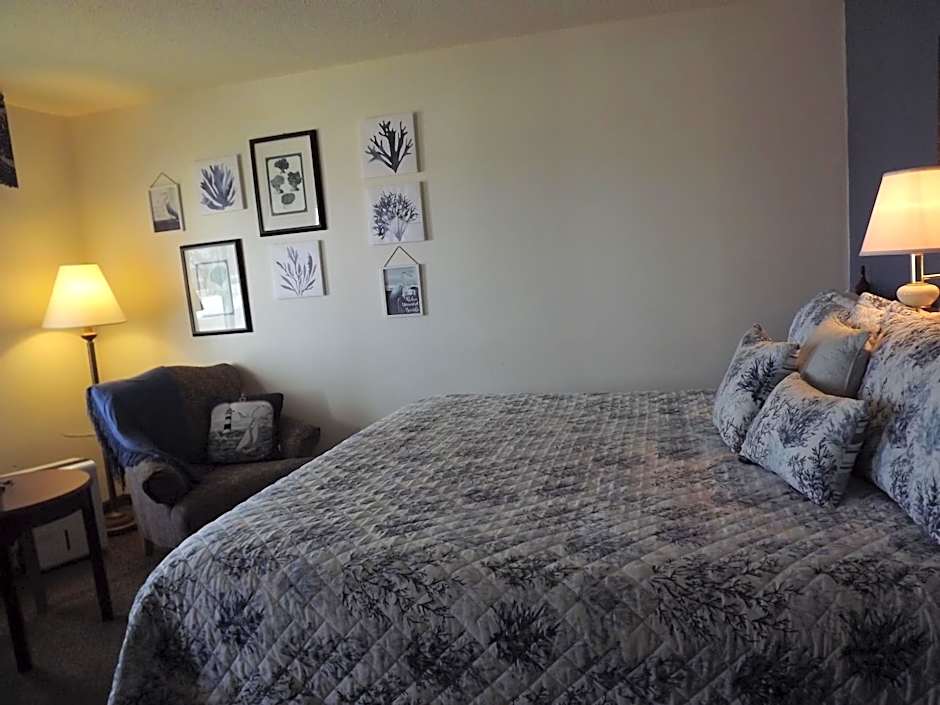 Crest Country Inn