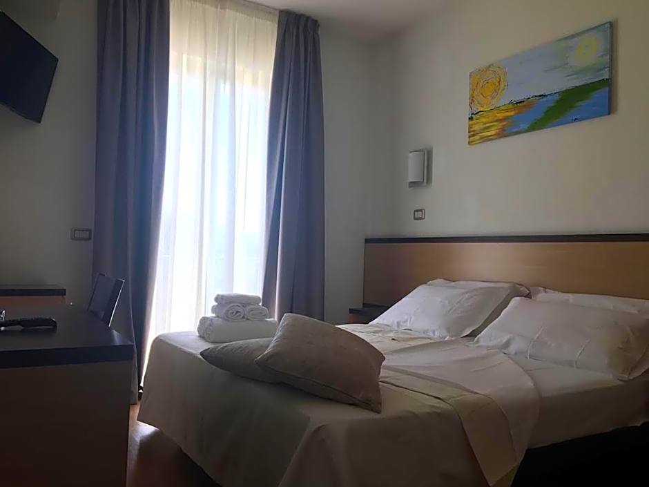 HOTEL ROYAL