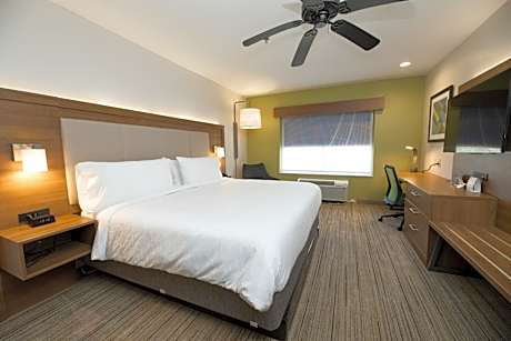 Standard King Room with Roll-In Shower - Mobility Access
