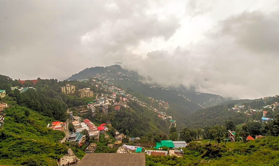 Treebo Premium Queen Of Hills Near Mall Road