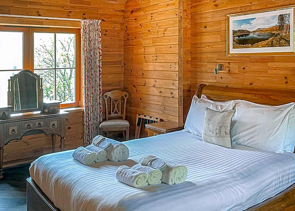 Glen Clova Lodges