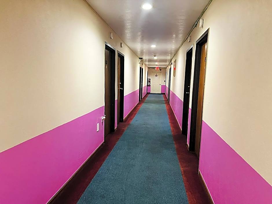 Villa Inn Motel Near Hwy 12 WI Capital O