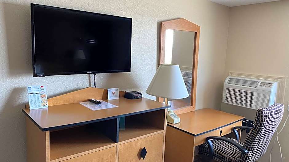 Newton Inn In Newton, KS