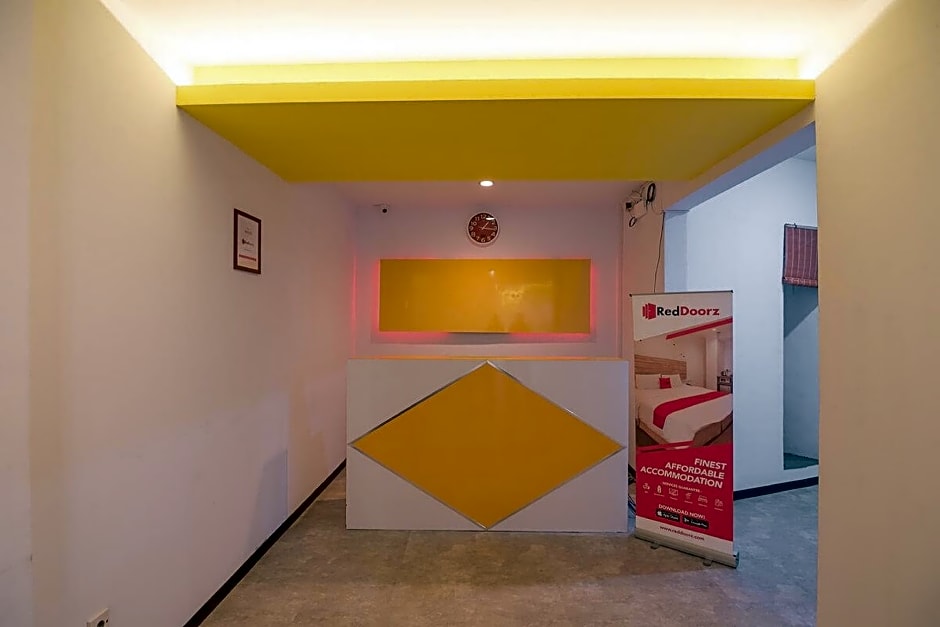 RedDoorz near ITC Mangga Dua
