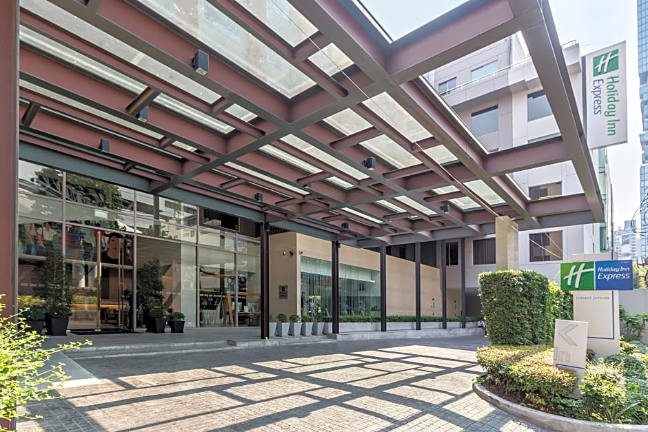 Holiday Inn Express Bangkok Sathorn By IHG