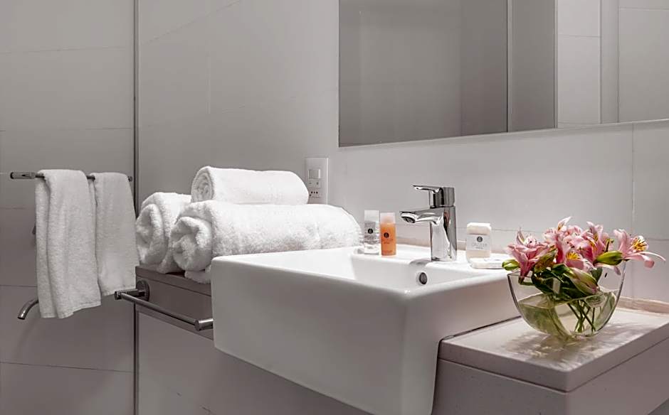 Dazzler by Wyndham Colonia