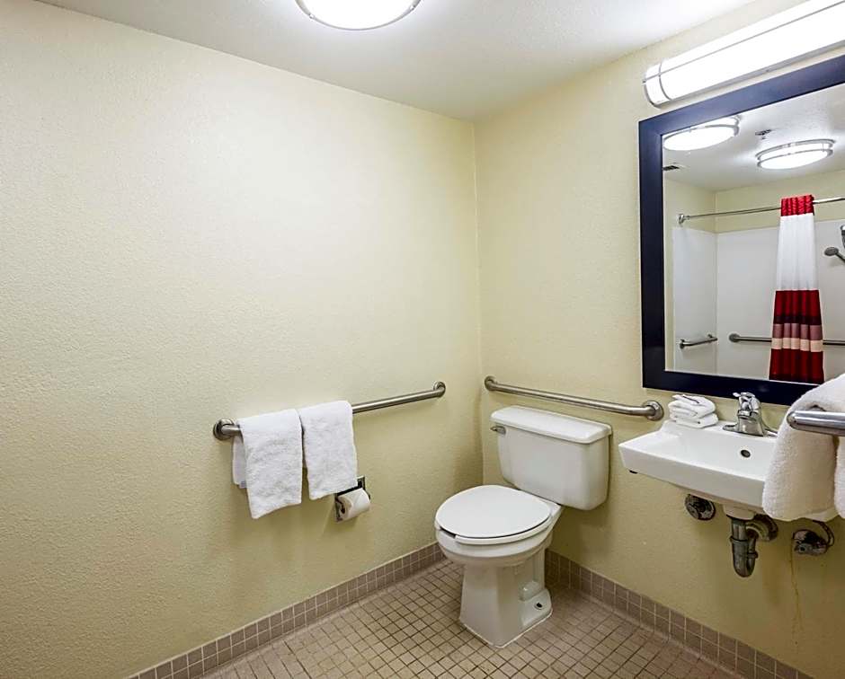 Red Roof PLUS+ West Palm Beach