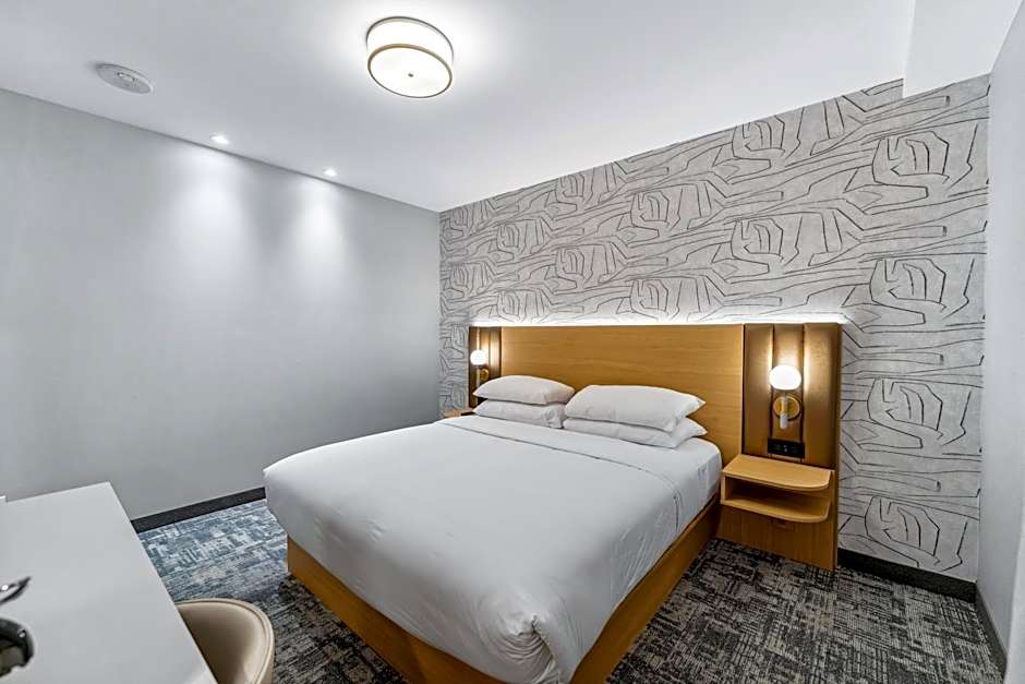 Tower Hotel at Fallsview