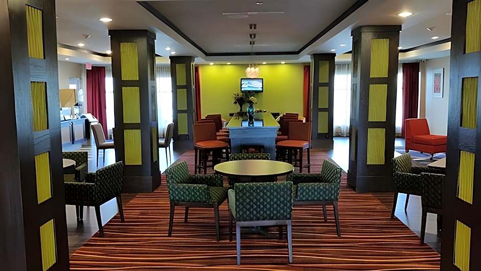 Holiday Inn Express & Suites Houston East - Baytown By IHG